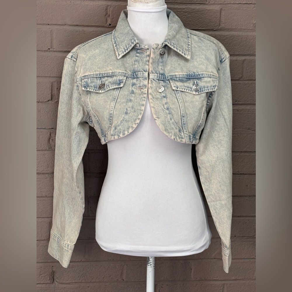 H&M Divided NWT Super cropped jeans jacket XS